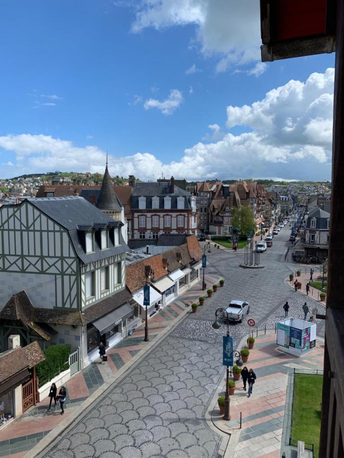 Duplex Au Coeur De Deauville Avec Vue Imprenable Et Parking Prive Exteriör bild