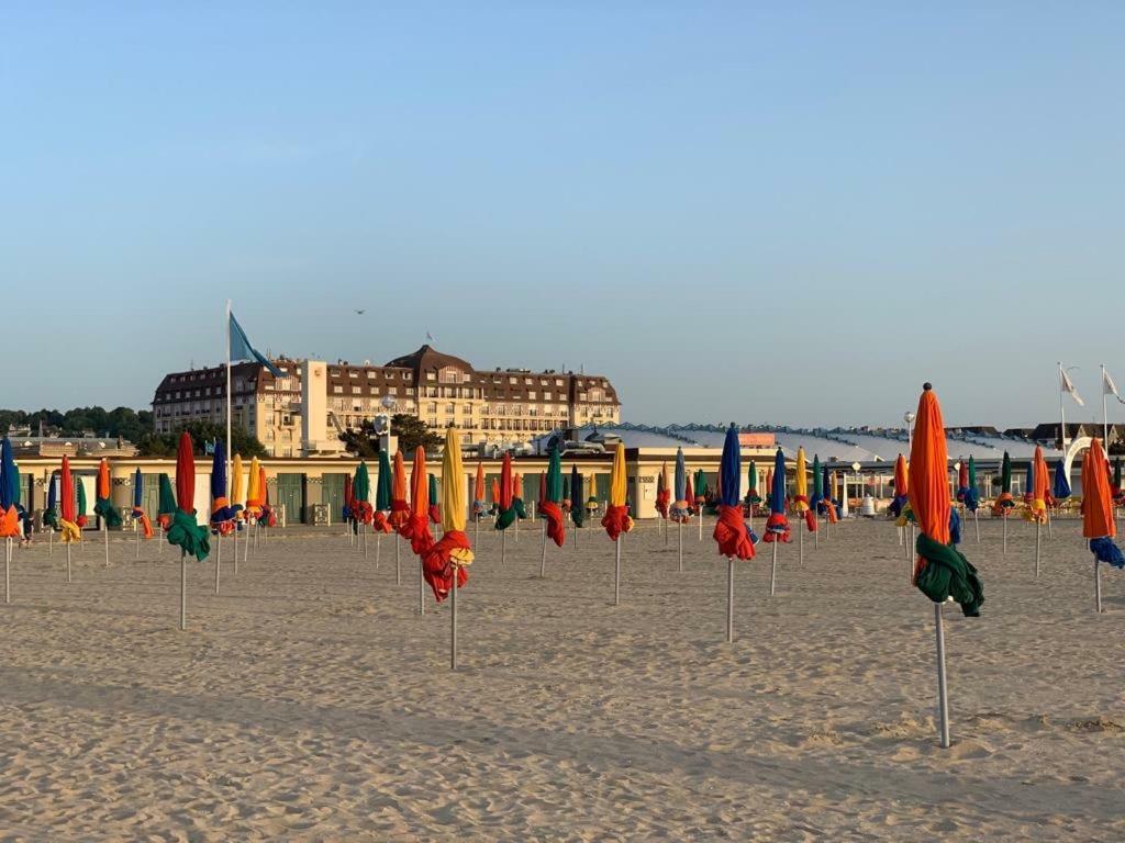 Duplex Au Coeur De Deauville Avec Vue Imprenable Et Parking Prive Exteriör bild