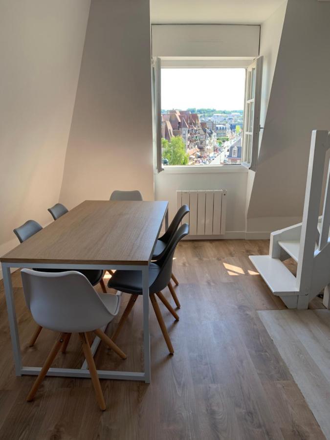 Duplex Au Coeur De Deauville Avec Vue Imprenable Et Parking Prive Exteriör bild